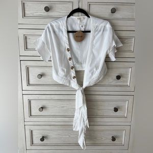 NWT ESSUE WHITE CROP TOP